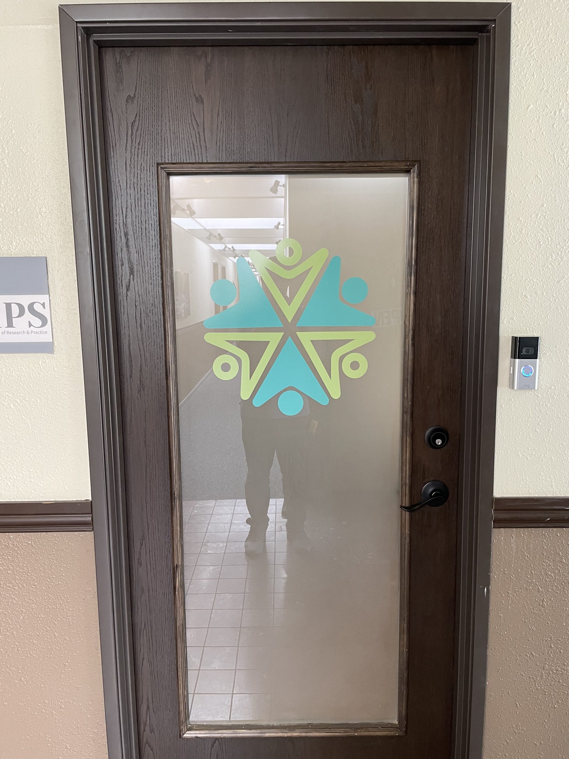 Give a new look to your office or home by amazing door signs
